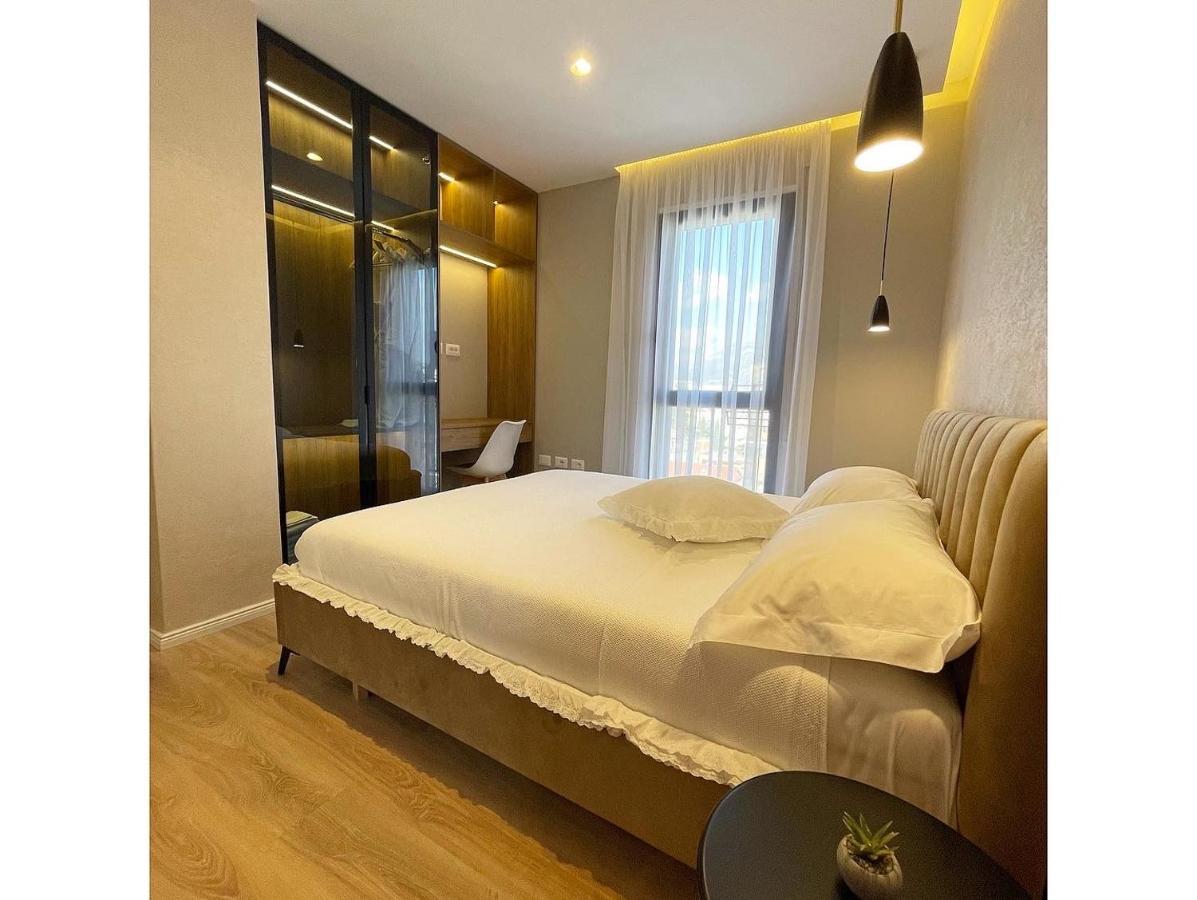 Green Terrace Apartment 5 Tirana Bagian luar foto