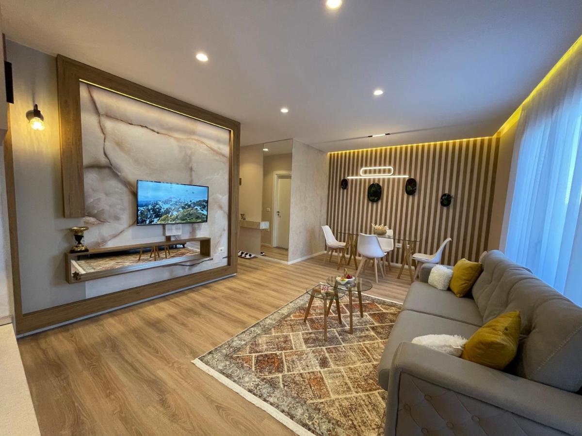 Green Terrace Apartment 5 Tirana Bagian luar foto